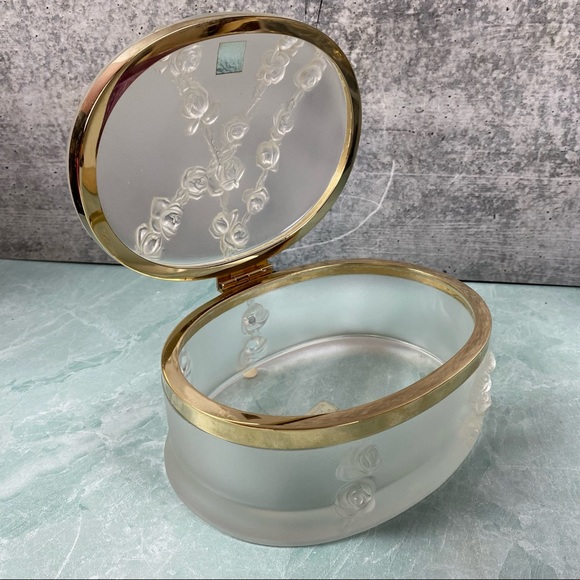 Lalique Coppelia Trinket Dresser Box Oval hinged with gold tone hardware France - Picture 9 of 13